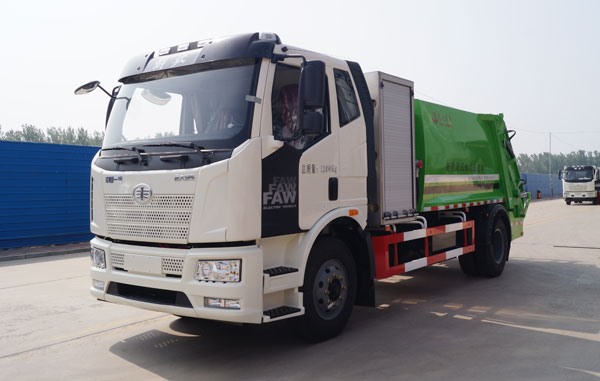 纯电动压缩式垃圾车 YYD5120ZYSCBEV(左45°)