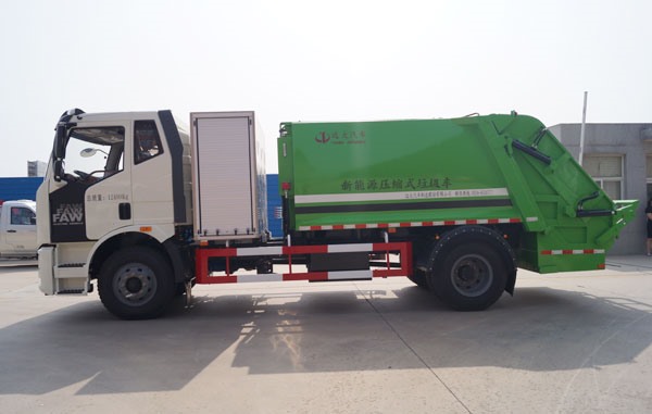 纯电动压缩式垃圾车 YYD5120ZYSCBEV(正左)