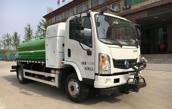 纯电动清洗车 YYD5120GQXBEV（右45°）