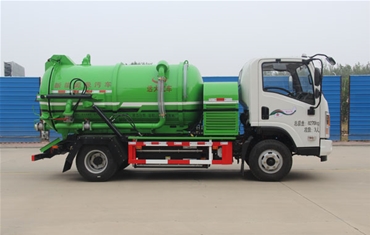 纯电动4方吸污车YYD5080GXWDBEV（正右）
