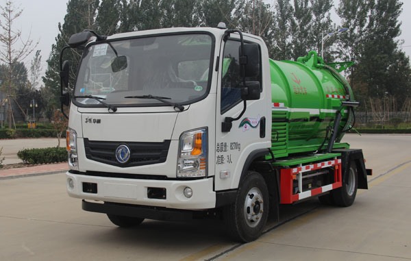 纯电动4方吸污车YYD5080GXWDBEV（左45°）