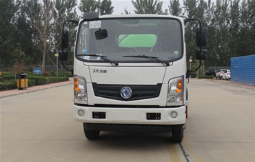 纯电动4方吸污车YYD5080GXWDBEV（正前）