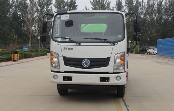 纯电动4方吸污车YYD5080GXWDBEV（正前）