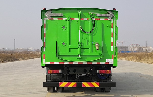 YYD5182TXSCBEV纯电动洗扫车